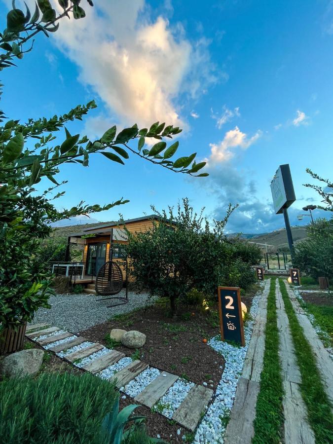 Hotel Tiny Town Kuyucak Karaburun  Exterior foto